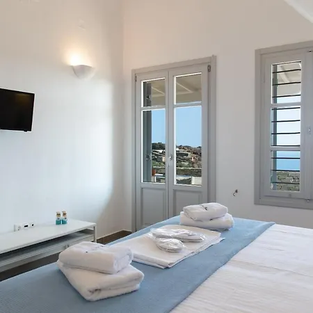 White House * Faros (Sifnos)